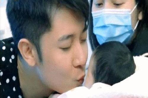 成人晚上亲嘴视频,一段激情亲嘴视频引发的思考